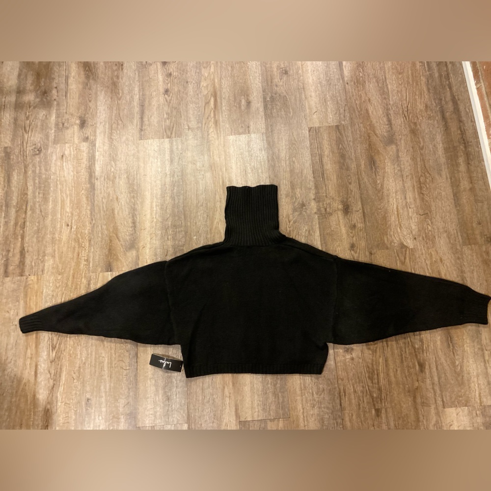 Lulus Black Mock Neck Cropped Sweater NEVER WORN